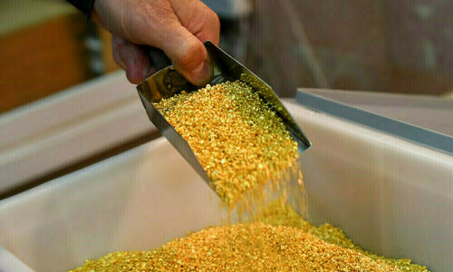Gold rebounds on dip buying despite US-China trade deal hopes