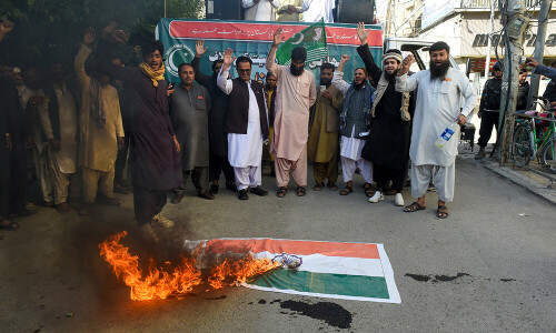 Hundreds protest in Pakistan over India&rsquo;s threats