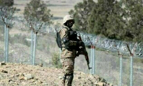 کشمیر میں لائن آف کنٹرول پر پاکستان اور بھارتی افواج کے درمیان فائرنگ کا تبادلہ