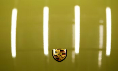 Porsche cuts outlook as US tariffs, China weakness hit in first quarter