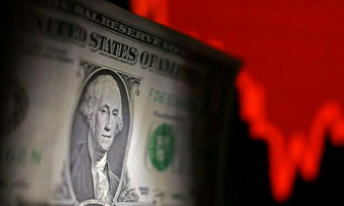 Dollar steady but vulnerable as tariff worries take hold