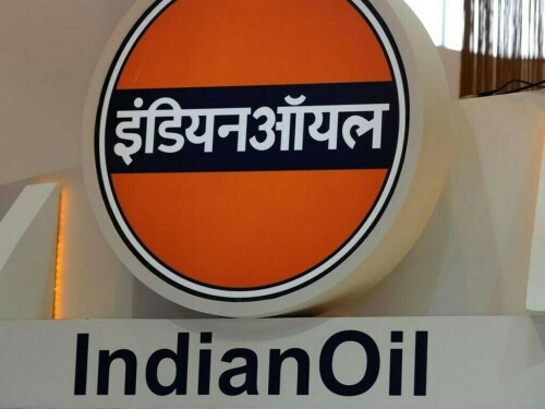Indian Oil signs five-year LNG deal with Trafigura, chairman says