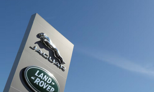 Jaguar Land Rover restarts car exports to the US, London&rsquo;s Times reports