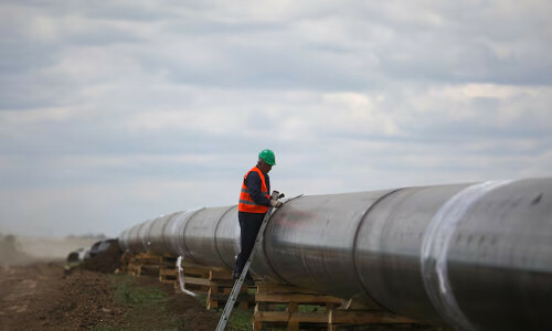 EU seeks to cut remaining Russian gas ties, but legal options limited