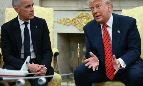 Trump says US should to stop &lsquo;subsidizing&rsquo; Canada as trade talks continue