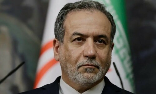 Iran&rsquo;s foreign minister repeats call for restraint in India-Pakistan standoff