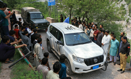 پاکستان نے میزائل حملے کے جواب میں بھارتی فضائیہ کے 5 طیارے مار گرائے، ڈی جی آئی ایس پی آر