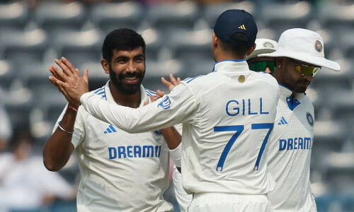Gill and Bumrah in race to succeed Rohit as India&rsquo;s Test captain