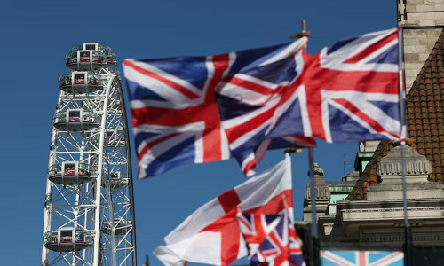 UK sanctions directors of oil trading group over Russian ties
