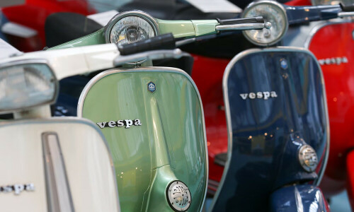 Vespa maker Piaggio&rsquo;s revenue falls to 370.7 million euros