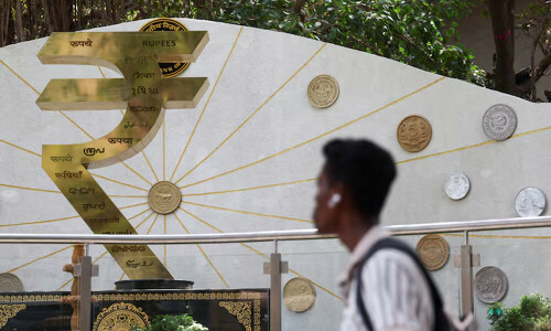 Indian central bank likely selling dollars to support rupee, traders say