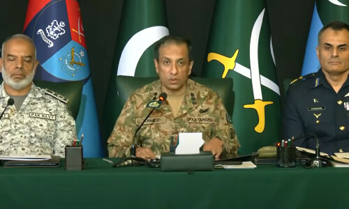 No Indian pilot in Pakistan&rsquo;s custody: DG ISPR