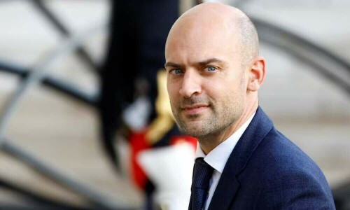 France to respond firmly after Algeria expels more officials