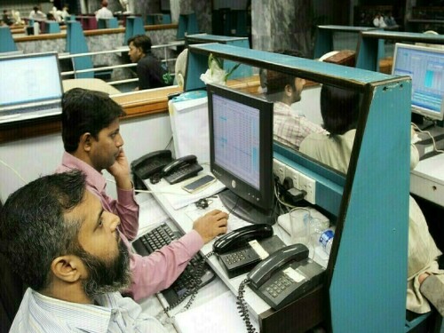 اسٹاک ایکسچینج میں خریداری کا رجحان جاری، 100 انڈیکس 1300 پوائنٹس اضافے کے ساتھ بند