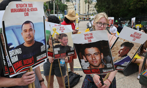 Hamas rejects Netanyahu&rsquo;s claim military pressure helped secure hostage release