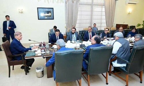 وزیر اعظم کا ٹیکس چوری میں ملوث افراد اور شعبوں کے خلاف سخت کارروائی کا حکم