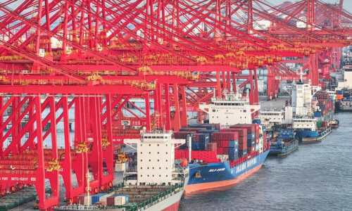 China, US slash sweeping tariffs in trade war climbdown