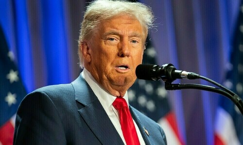 ایپل کی مصنوعات بھارت میں بنوانے میں دلچسپی نہیں، ٹرمپ