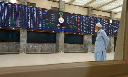 پاکستان اسٹاک ایکسچینج میں اتار چڑھاؤ، کے ایس ای 100 انڈیکس میں تقریباً 800 پوائنٹس کی کمی