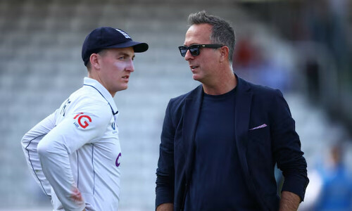 Vaughan says first-innings injury substitutes should be allowed to bat and bowl