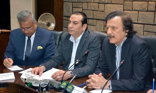 ٹیکس آرڈیننس کا جائزہ لیا جائے گا، وزیراعظم کے معاون خصوصی کی وفاقی چیمبر کو یقین دہانی