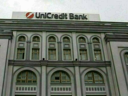UniCredit can let BPM bid lapse, but will hold onto Commerzbank, CEO says