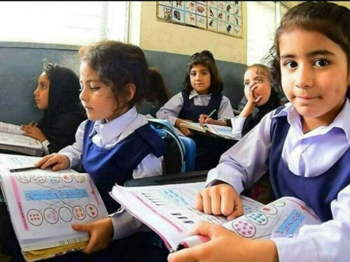Sindh bans traditional gifts, child welcomes in schools