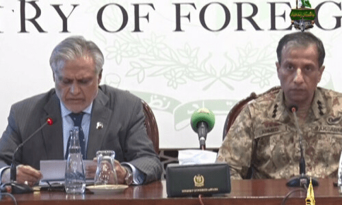 Dar briefs foreign diplomats: Pakistan rejects baseless Indian claims