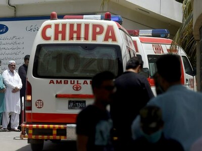 Girl dies, eight injured as roof collapses in Karachi