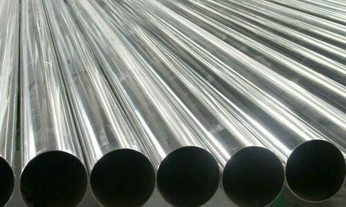 Aluminium falls as available stocks jump and Chinese supply rises