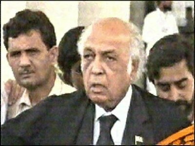 Former Sindh governor Kamal Azfar passes away