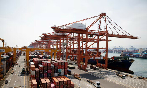 South Korea exports fall as tariffs hit US, China shipments