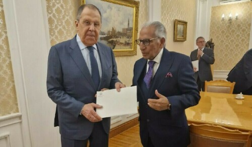 معاون خصوصی طارق فاطمی کی سرگئی لاروف سے ملاقات، پیوٹن کیلئے وزیر اعظم کا خط پیش کردیا