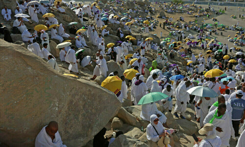 Million-plus pilgrims to begin Hajj under blazing sun