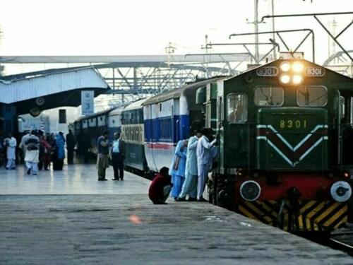 Govt to &lsquo;save millions&rsquo; as 155 railway stations in Pakistan go solar
