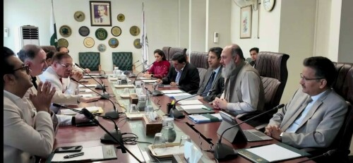 فارما سیکٹر کو مکمل تعاون کی یقین دہانی، حکومت کا برآمدی مسائل کے لیے خصوصی ڈیسک قائم کرنے کا اعلان