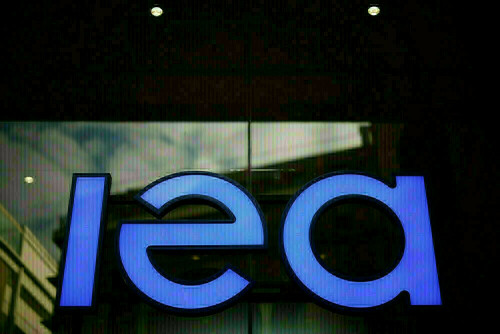 Global energy investment set to hit record $3.3 trillion in 2025, IEA says