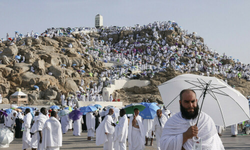 حج کا رکن اعظم آج ، لاکھوں حجاج میدان عرفات میں جمع