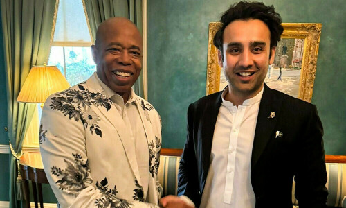 پاکستان کے کرپٹو چیف کی نیویارک میئر سے ملاقات، گلوبل بلاک چین تعاون کو فروغ دینے پر زور
