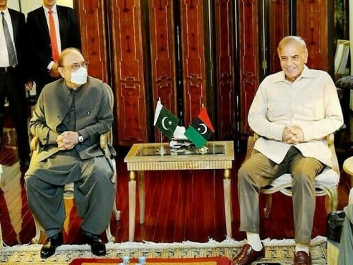 وزیرِاعظم شہباز شریف کی صدر آصف علی زرداری کو عید کی مبارکباد، قومی امور پر گفتگو