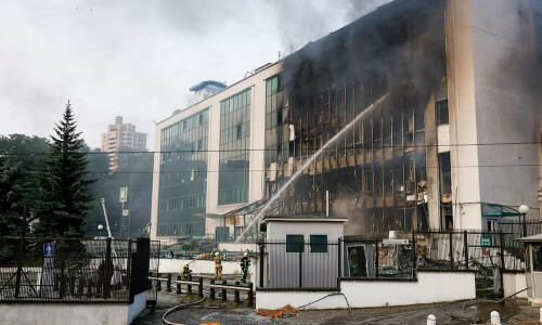 Ukraine says Russian strikes hit Kyiv, Odesa, killing three