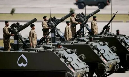 دفاعی بجٹ 2.557 ٹریلین روپے تک بڑھا دیا گیا دفاعی بجٹ 2.557 ٹریلین روپے تک بڑھا دیا گیا