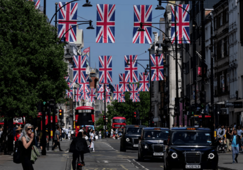 London&rsquo;s Oxford Street to go traffic-free in shopping area makeover, says mayor