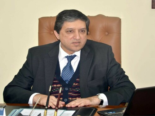 سینیٹ کمیٹی نے کاربن لیوی مسترد کر دی، حکومت کا 45 ارب روپے آمدن کا تخمینہ خطرے میں