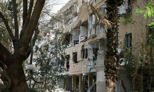 ایران کے میزائل حملے: اسرائیل میں 16 افراد زخمی، عمارت تباہ