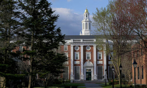 Harvard and University of Toronto make contingency plan for international students