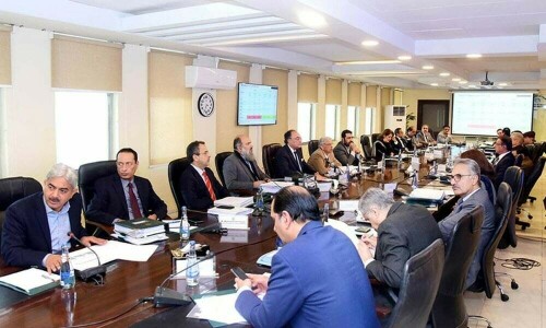 ای سی سی : وزارتوں اور ڈویژنز کیلئے 2.629 ٹریلین روپے کی 14 سپلیمنٹری گرانٹس منظور