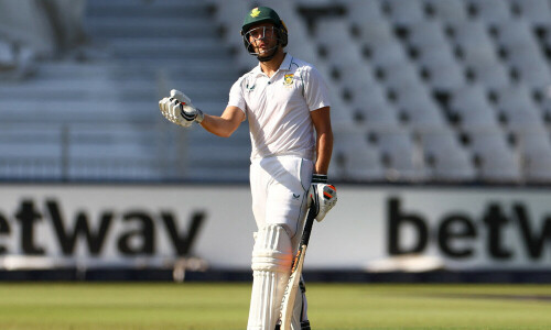 Mulder scores 147 as S Africa set Zimbabwe 537 for victory