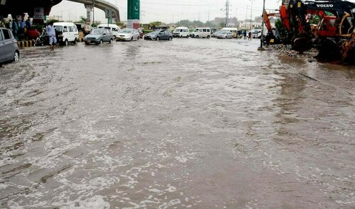 Monsoon season: Minister for immediate clearance of storm water drains