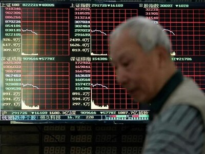 China, HK stocks fall as initial Sino-US trade optimism wanes
